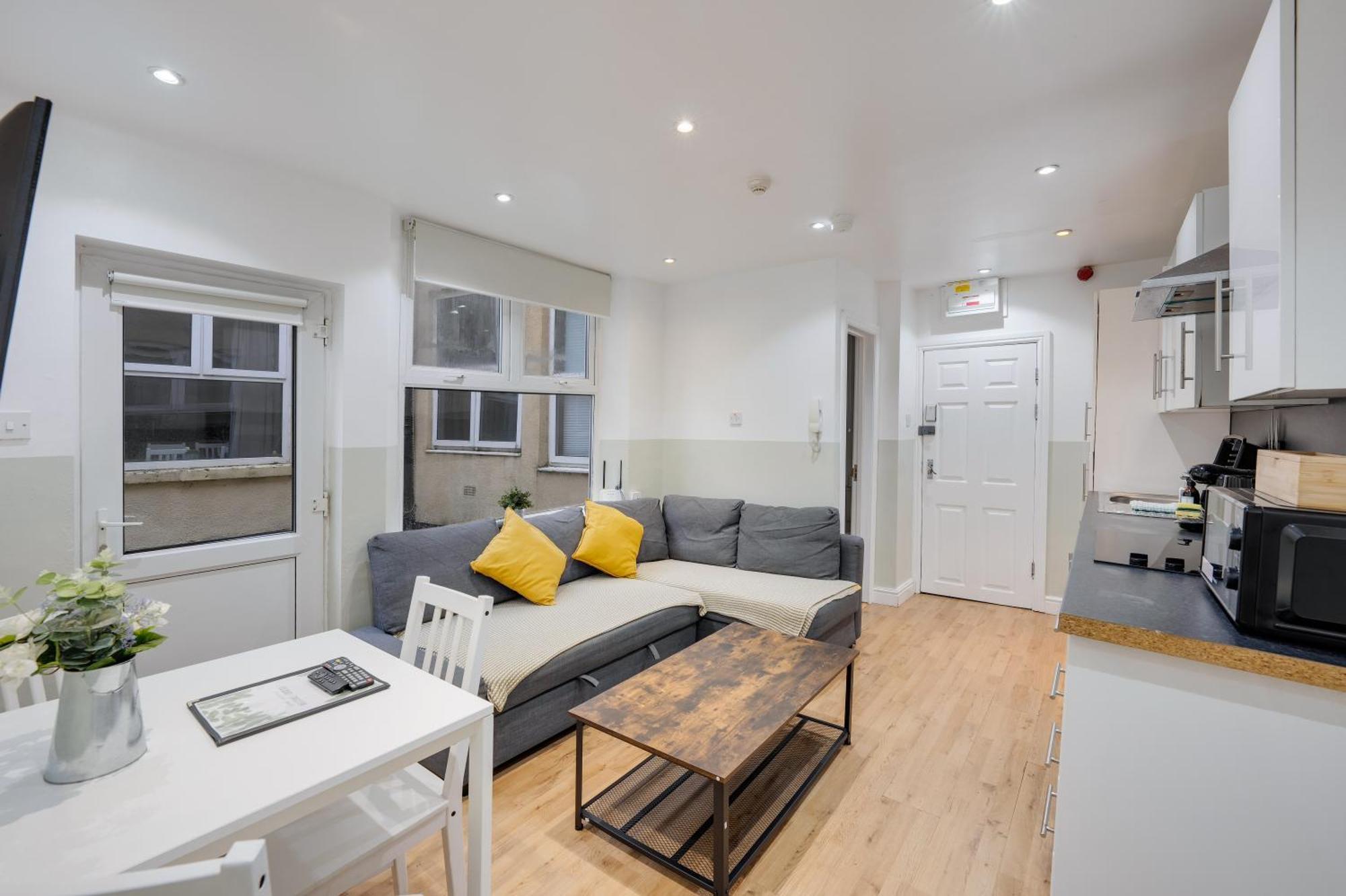 2 Bedroom Apartment For Up To 6 Nr Centre カーディフ エクステリア 写真