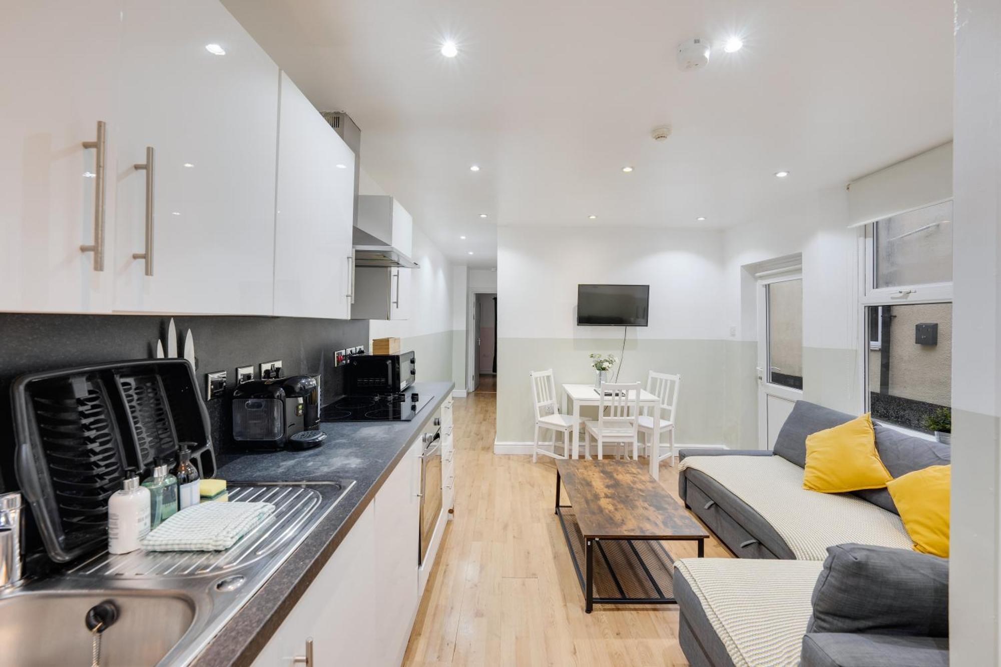 2 Bedroom Apartment For Up To 6 Nr Centre カーディフ エクステリア 写真